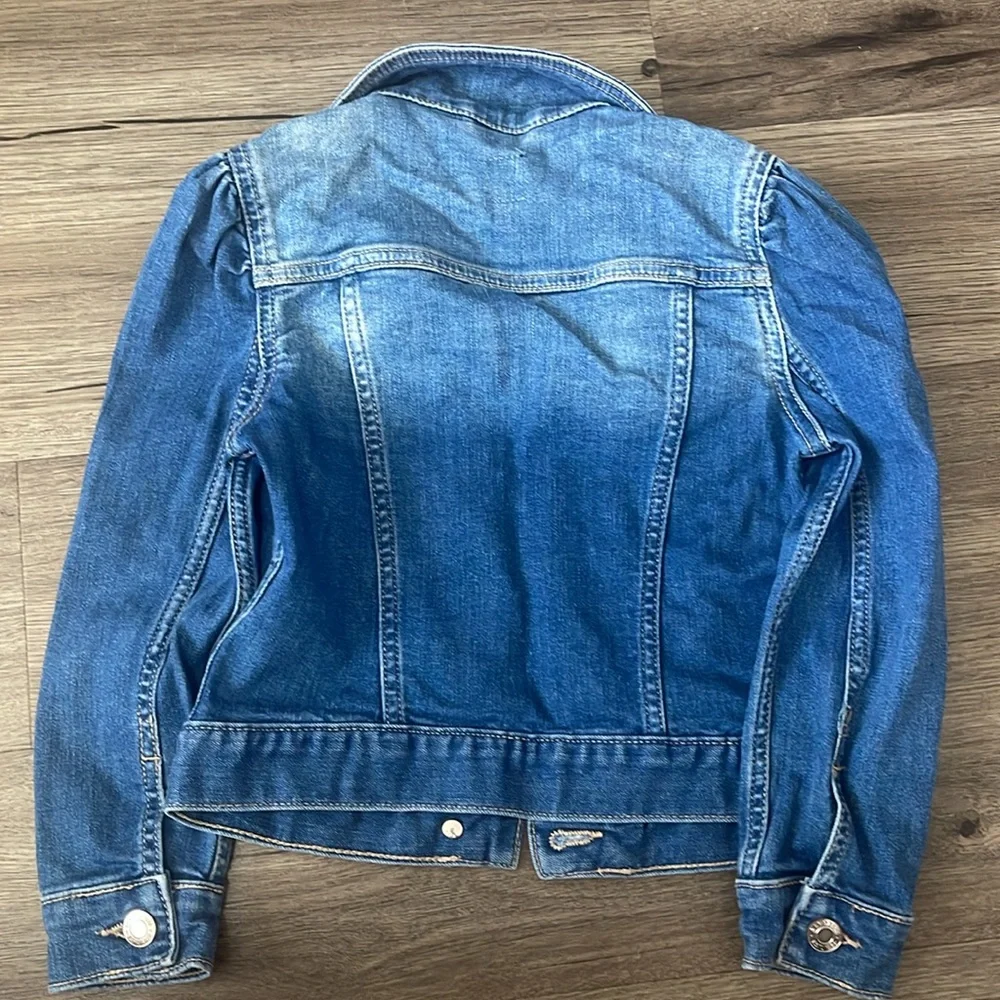 Gap - Picture 3 of 3